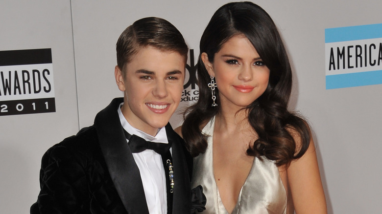 Selena Gomez et Justin Bieber posent 