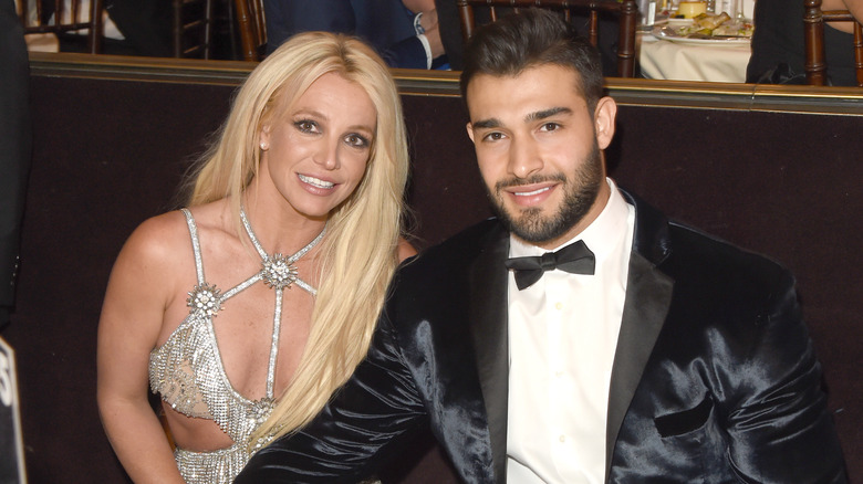 Britney Spears et Sam Asghari souriants