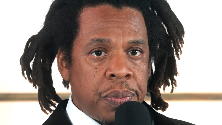 Jay-Z s'exprimant lors d'un festival