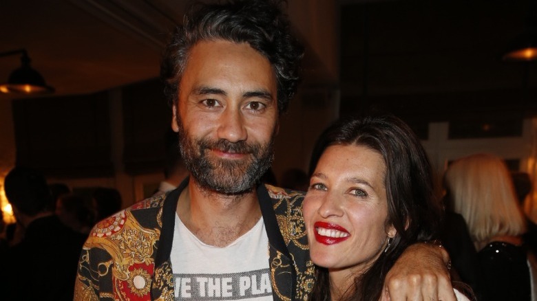 Taika Waititi avec Chelsea Winstanley