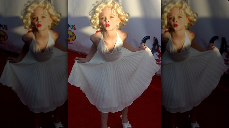 Elle Fanning en costume de Marilyn Monroe