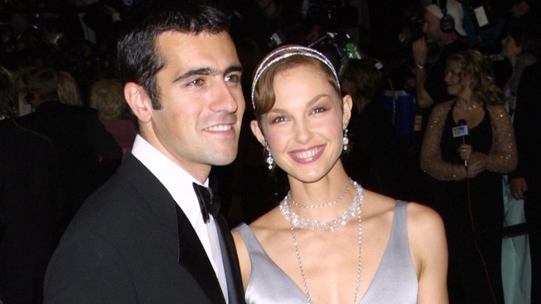 Dario Franchitti et Ashley Judd, tous deux souriants