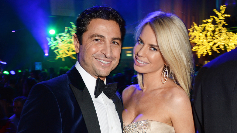 Cem Habib et Caroline Stanbury souriant