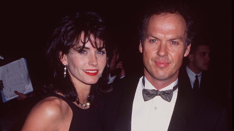 Courteney Cox et Michael Keaton souriant