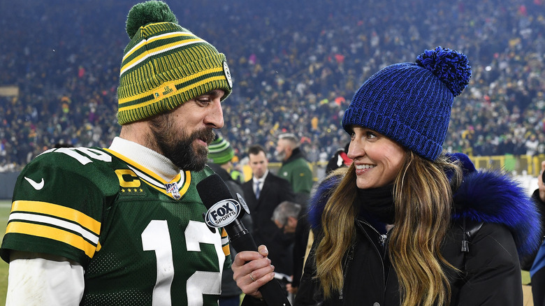 Erin Andrews interviewe Aaron Rodgers