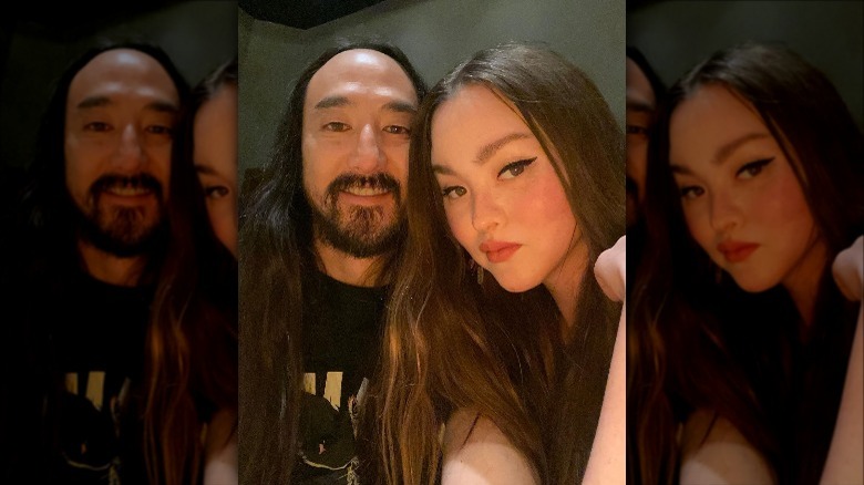 Steve et Devon Aoki posent pour un selfie