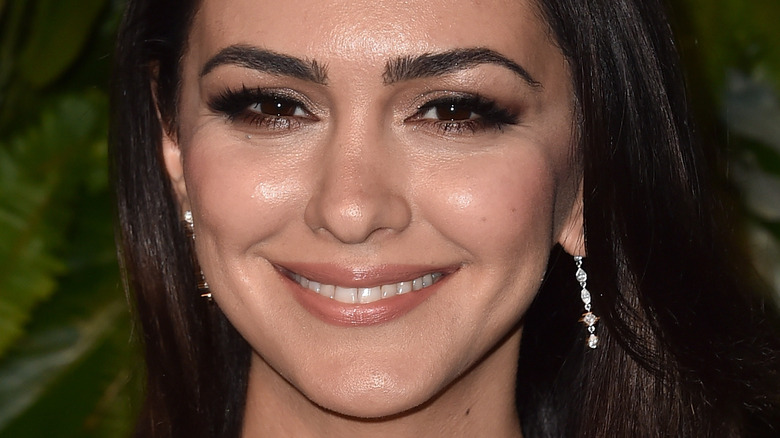 Nazanin Boniadi souriant