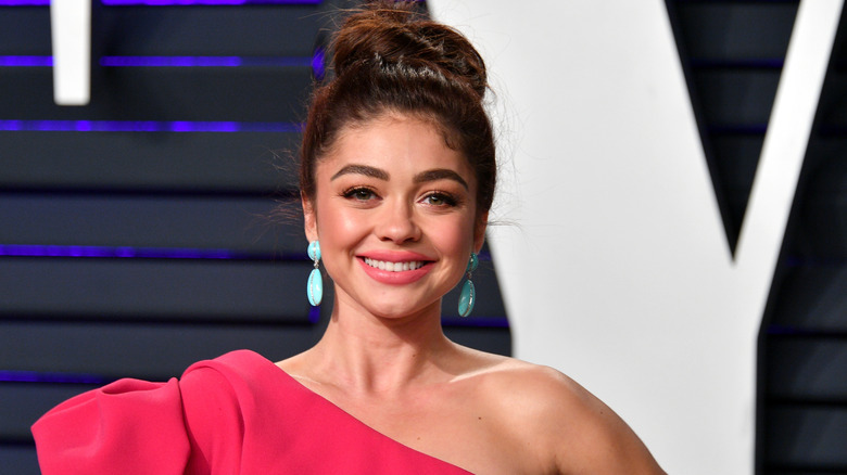 Sarah Hyland souriante