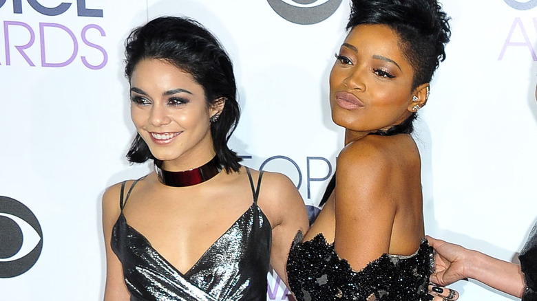 Vanessa Hudgens et Keke Palmer posant ensemble