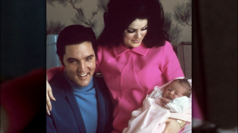 Elvis et Priscilla avec Lisa Marie Presley