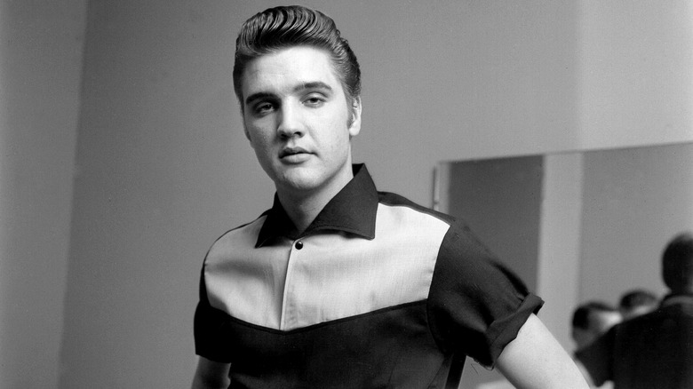 Elvis Presley en tee-shirt