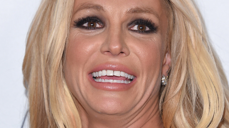 Britney Spears prend des mesures contre son ex Jason Alexander