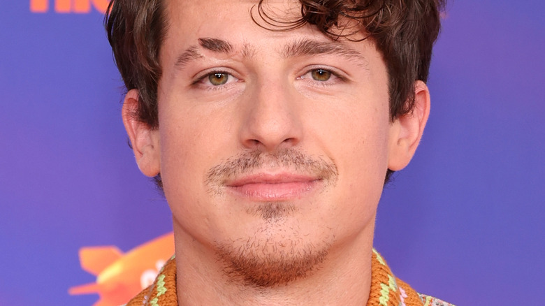 Charlie Puth parle franchement de la perte de sa virginité avec un fan