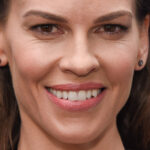 Comment Hilary Swank vient d’aider une parfaite inconnue à retrouver son chien perdu