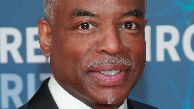 LeVar Burton partage la vérité déchirante sur l’hébergement Jeopardy !