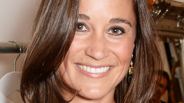 Pippa Middleton sourit