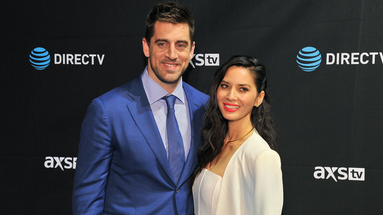 Aaron Rodgers, Olivia Munn, souriant ensemble