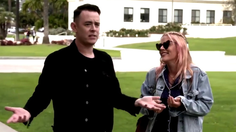 Colin Hanks parle à Busy Philipps