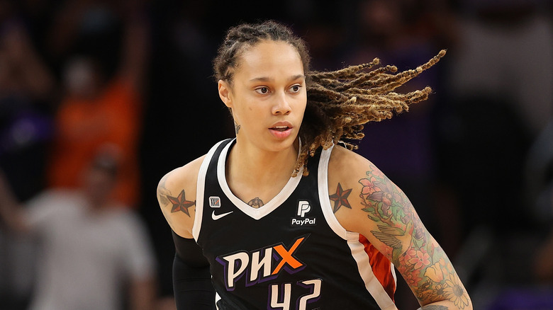 Brittney Griner court sur le terrain