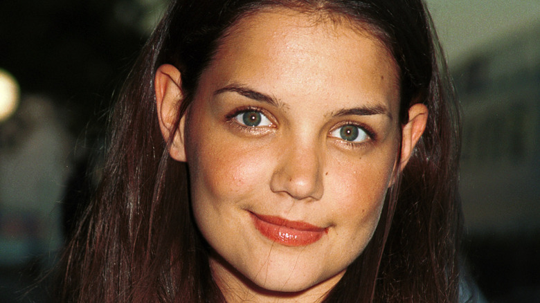 Katie Holmes souriante