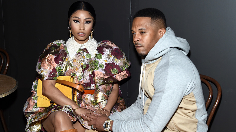 Nicki Minaj et Kenneth Petty assis ensemble