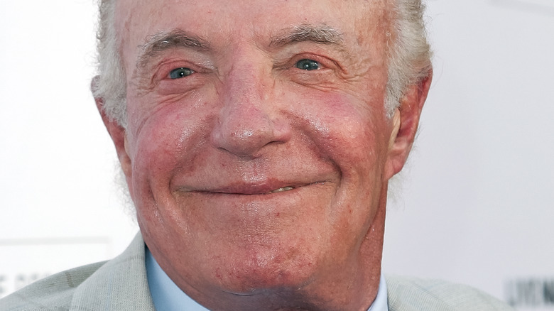 James Caan souriant