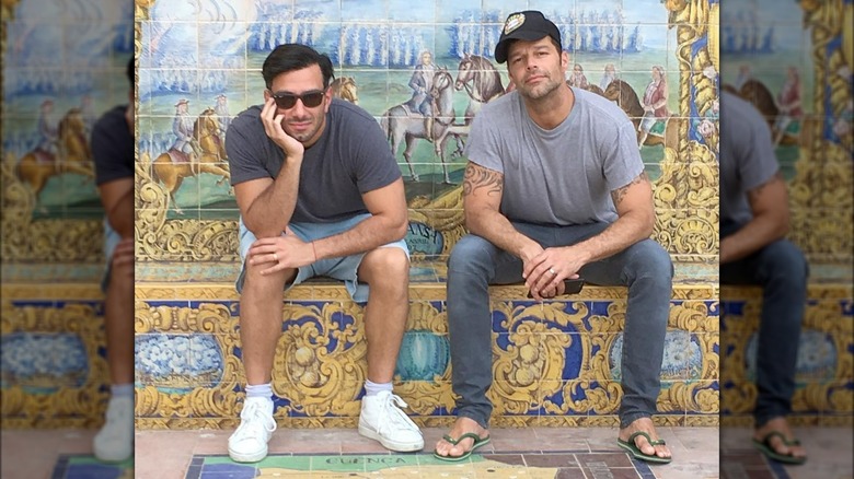 Jwan Yosef et Ricky Martin assis