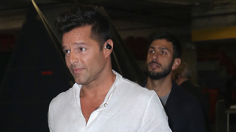 Ricky Martin devant Jwan Yosef