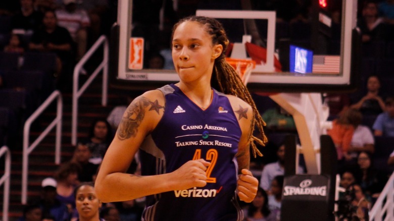 Brittney Griner court sur le terrain