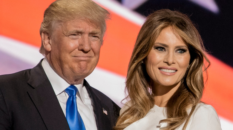 Donald et Melania Trump posent