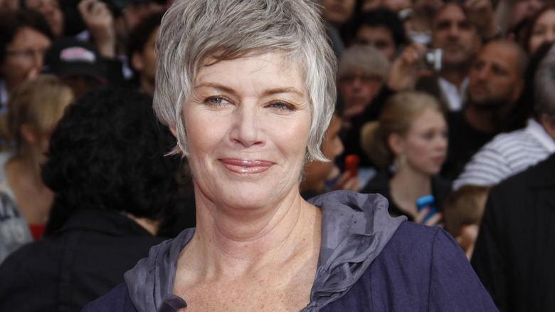 Kelly McGillis souriant 