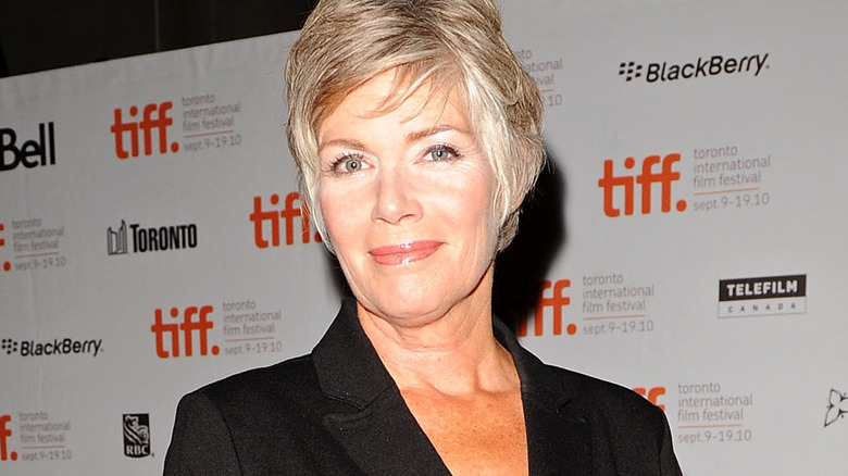 Kelly McGillis souriant 