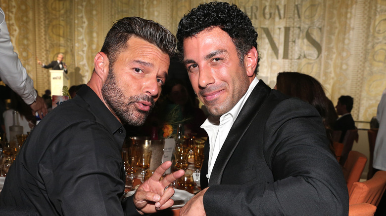  Ricky Martin et Jwan Yosef posant ensemble