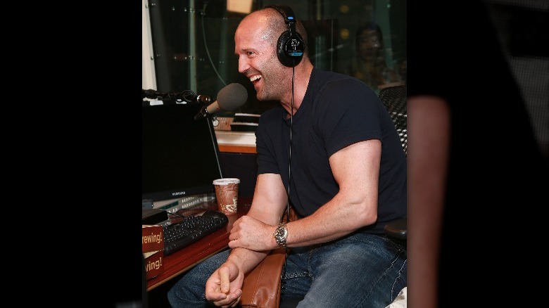 Jason Statham rire émission de radio