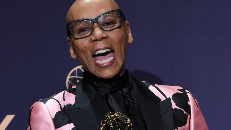 RuPaul éclate de rire