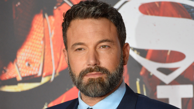 Ben Affleck fronçant les sourcils 