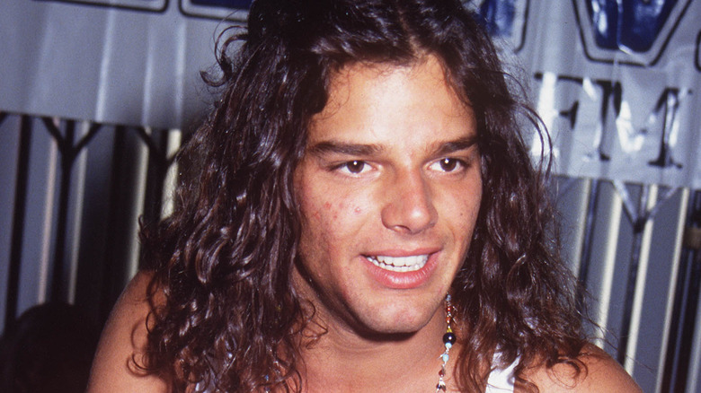 Ricky Martin cheveux longs des années 90