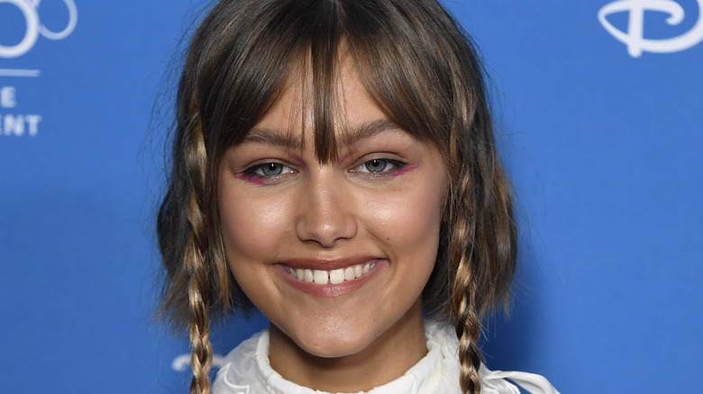 Grace VanderWaal souriante