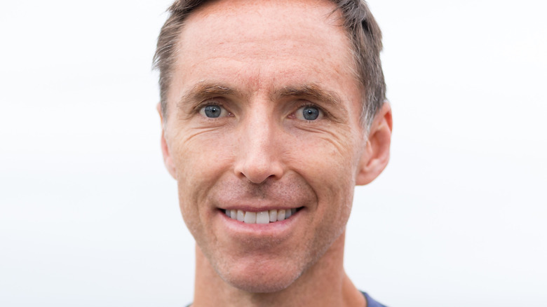 Steve Nash souriant à l'événement