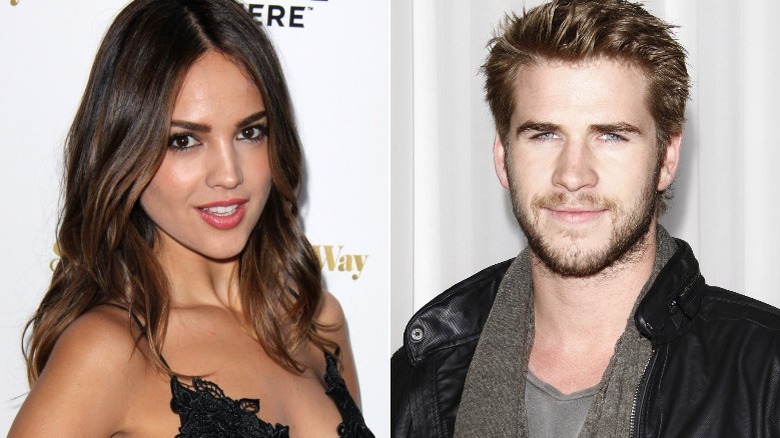 Eiza Gonzalez et Liam Hemsworth posent