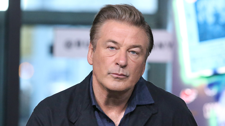 Le ctor Alec Baldwin regarde le match final du simple messieurs 