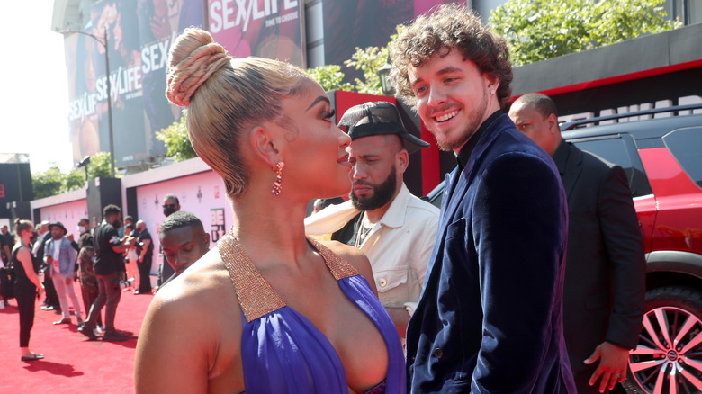 Jack Harlow et Saweetie sur le tapis rouge