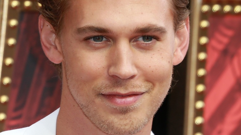 Austin Butler révèle un moment intense du tournage d’Elvis qui l’a poussé aux larmes