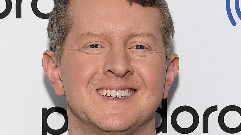 La blague de Ken Jennings scelle sa réputation en péril !  Ventilateurs