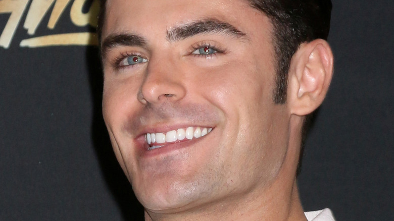 La dernière publication Instagram de Zac Efron fait spéculer les fans