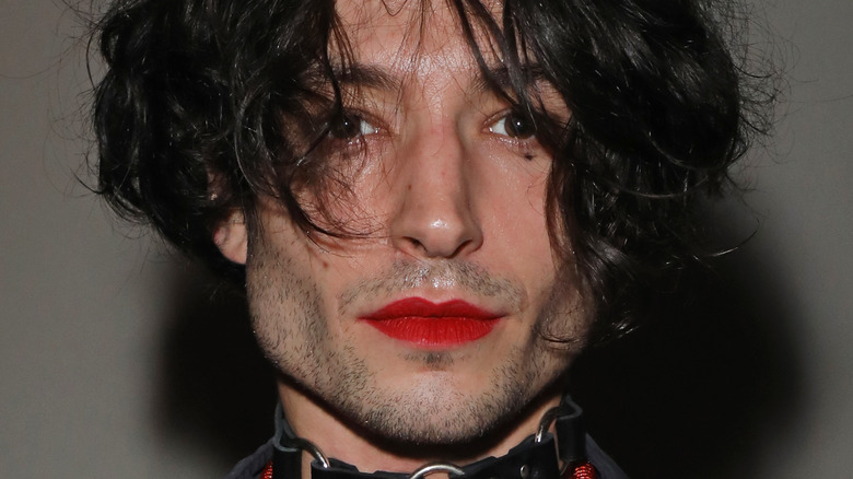 Les fans veulent qu’Elliot Page reprenne l’un des rôles les plus célèbres d’Ezra Miller