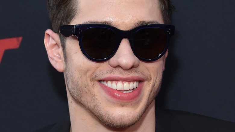 Pete Davidson révèle qu’il se voit complètement différemment du reste du monde