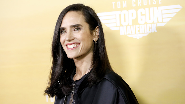 Jennifer Connelly souriante