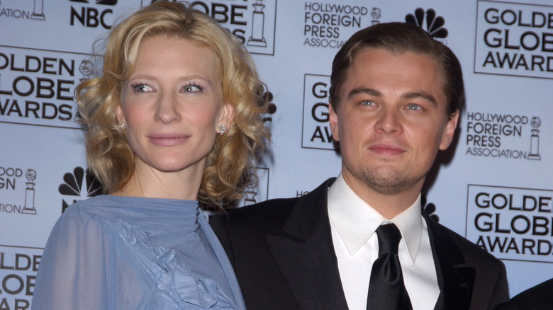 Cate Blanchett et Leonardo DiCaprio sourient 