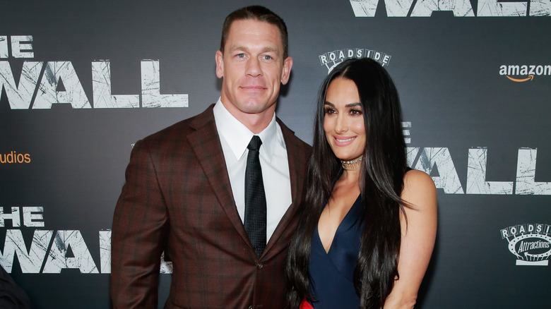 John Cena et Nikki Bella posent pour la presse